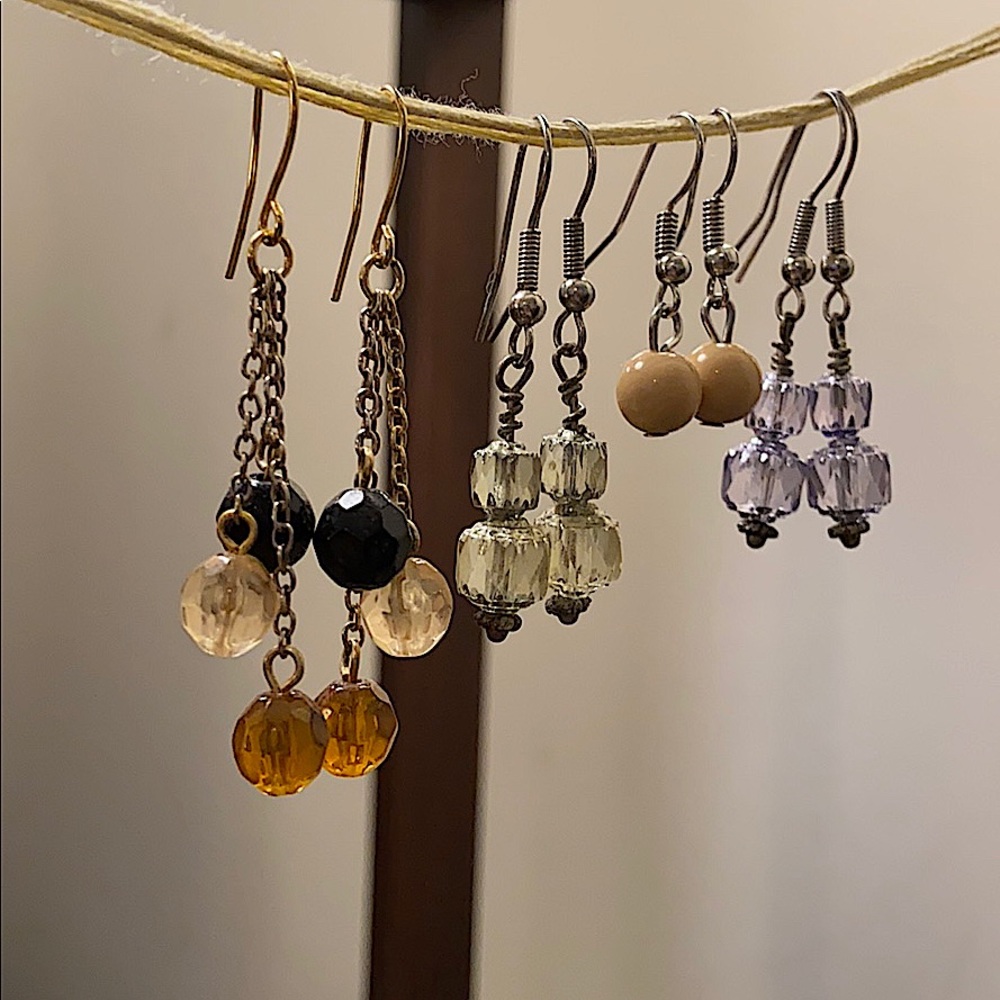 Beaded earrings lot
